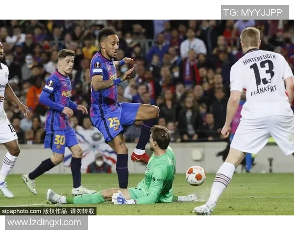 德甲惊现冷门巴萨3-0战胜马竞乌龙球瞬间点燃全场激情