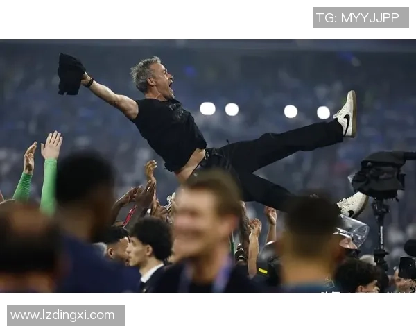 西甲激战：多特蒙德与巴黎圣日耳曼战成平局帽子戏法引爆全场激情