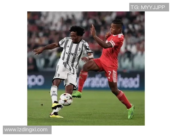 尤文图斯逆转里昂全场沸腾精彩瞬间回顾与战报分析