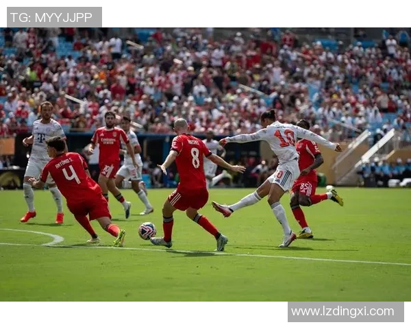 足总杯激战:拜仁与本菲卡2比2平局补时进球引发全场狂欢解析战术细节 足总杯激战:拜仁与本菲卡2比2平局补时进球引发全场狂欢解析战术细节