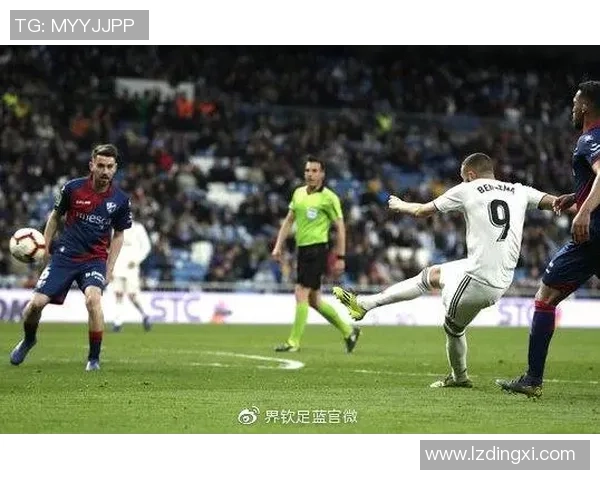 西甲激战曼联与里昂握手言和精彩瞬间回顾与赛后分析 西甲激战曼联与里昂握手言和精彩瞬间回顾与赛后分析